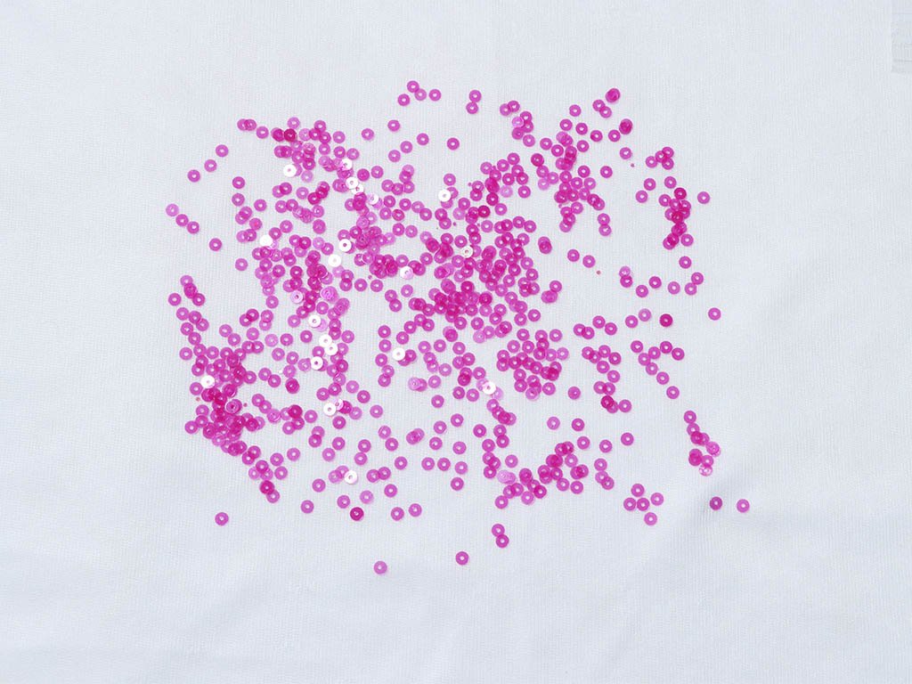 deep-pink-circular-plastic-sequins-4-mm