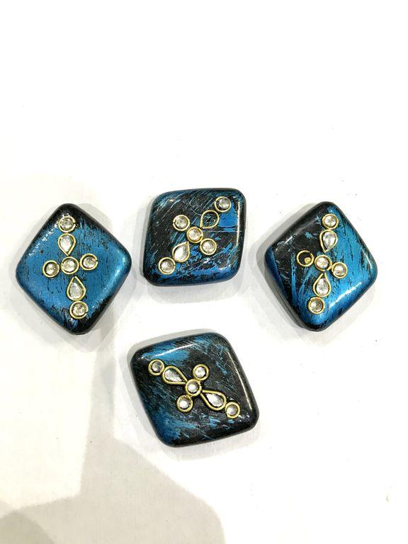 designer-kite-shaped-blue-texture-show-buttons
