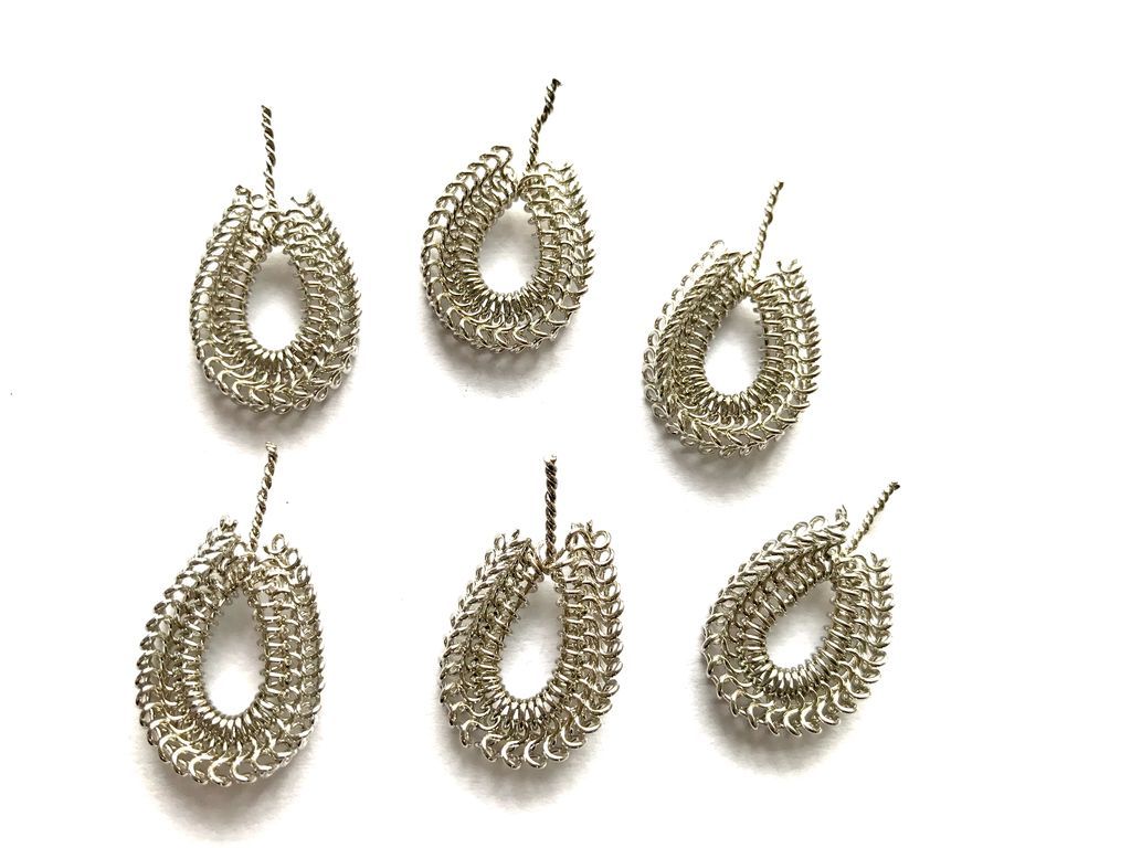 drop-shaped-metal-wire-piecegolden-silver