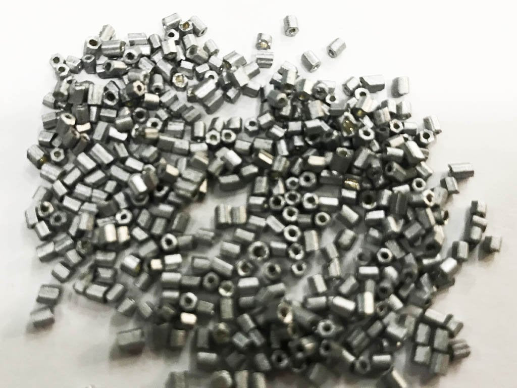 dull-silver-opaque-2-cut-glass-seed-beads