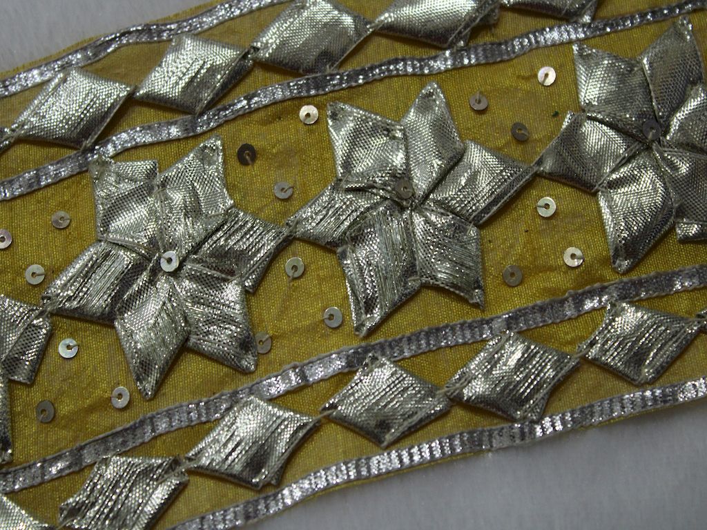 floral-yellow-gota-lace