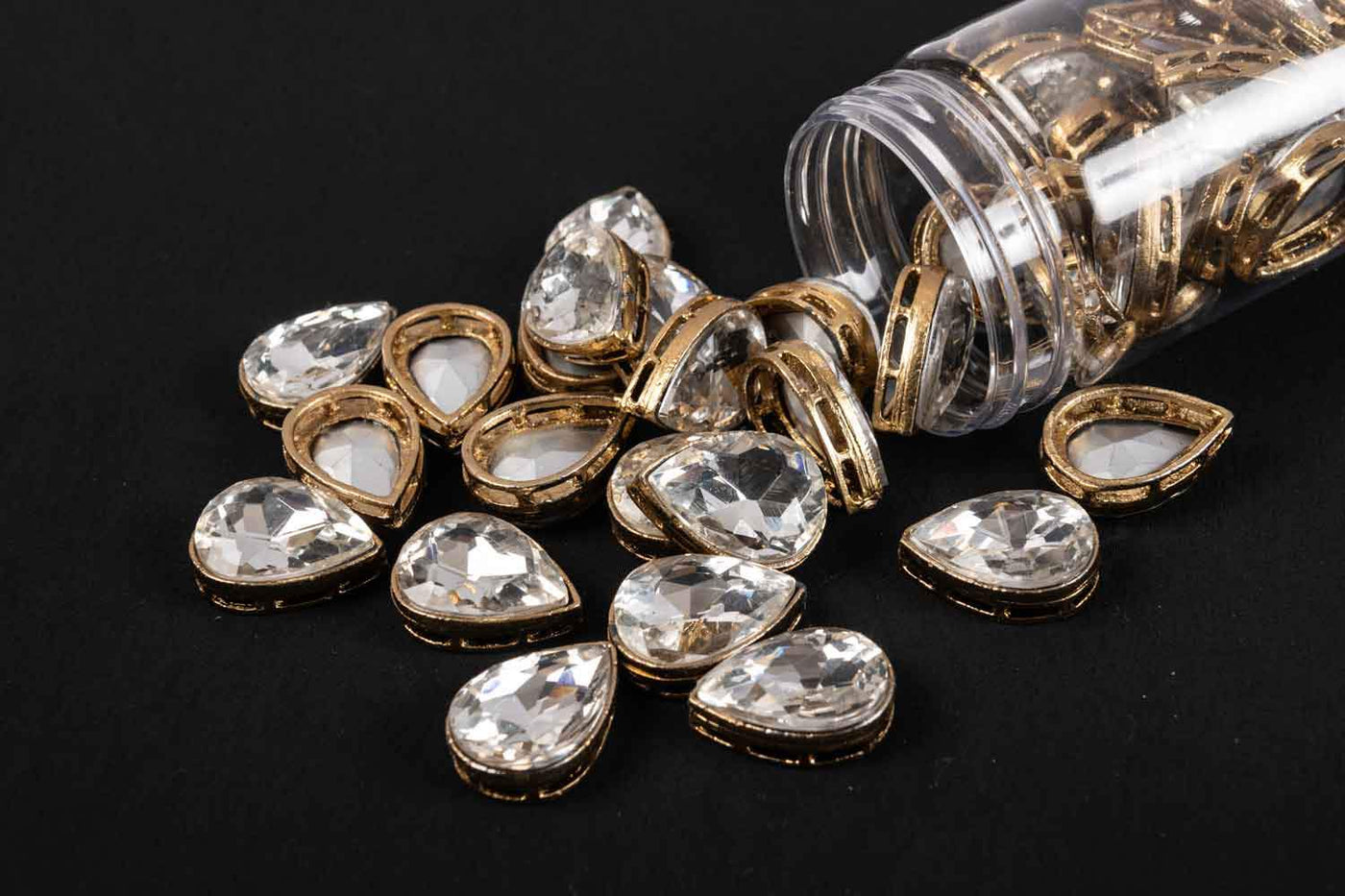 silver-color-drop-shape-kundan-glass-stones-ghad-fitting-with-golden-frame-2