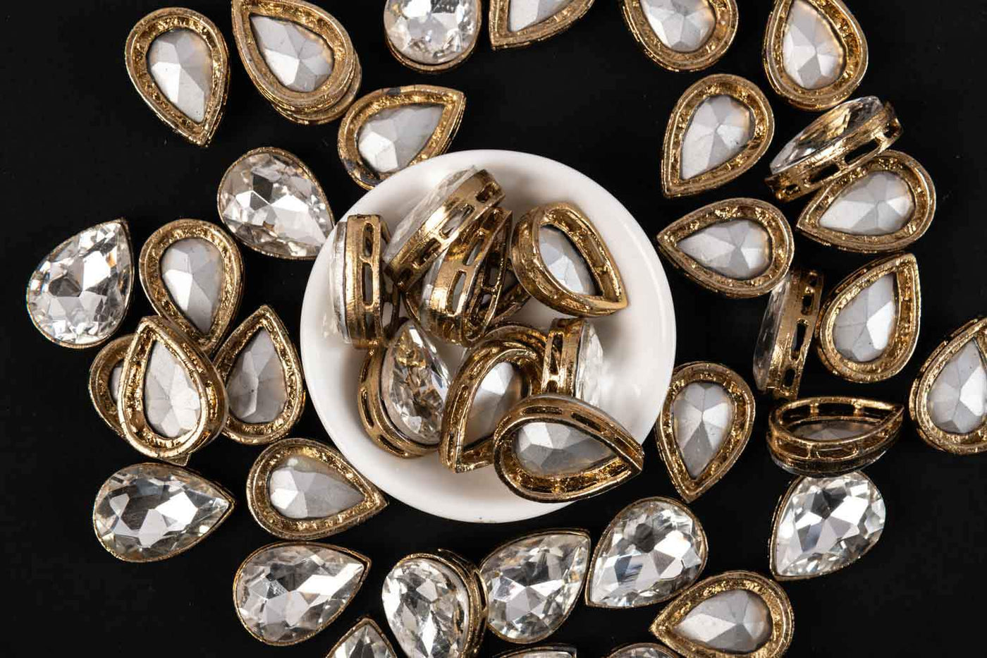silver-color-drop-shape-kundan-glass-stones-ghad-fitting-with-golden-frame-2
