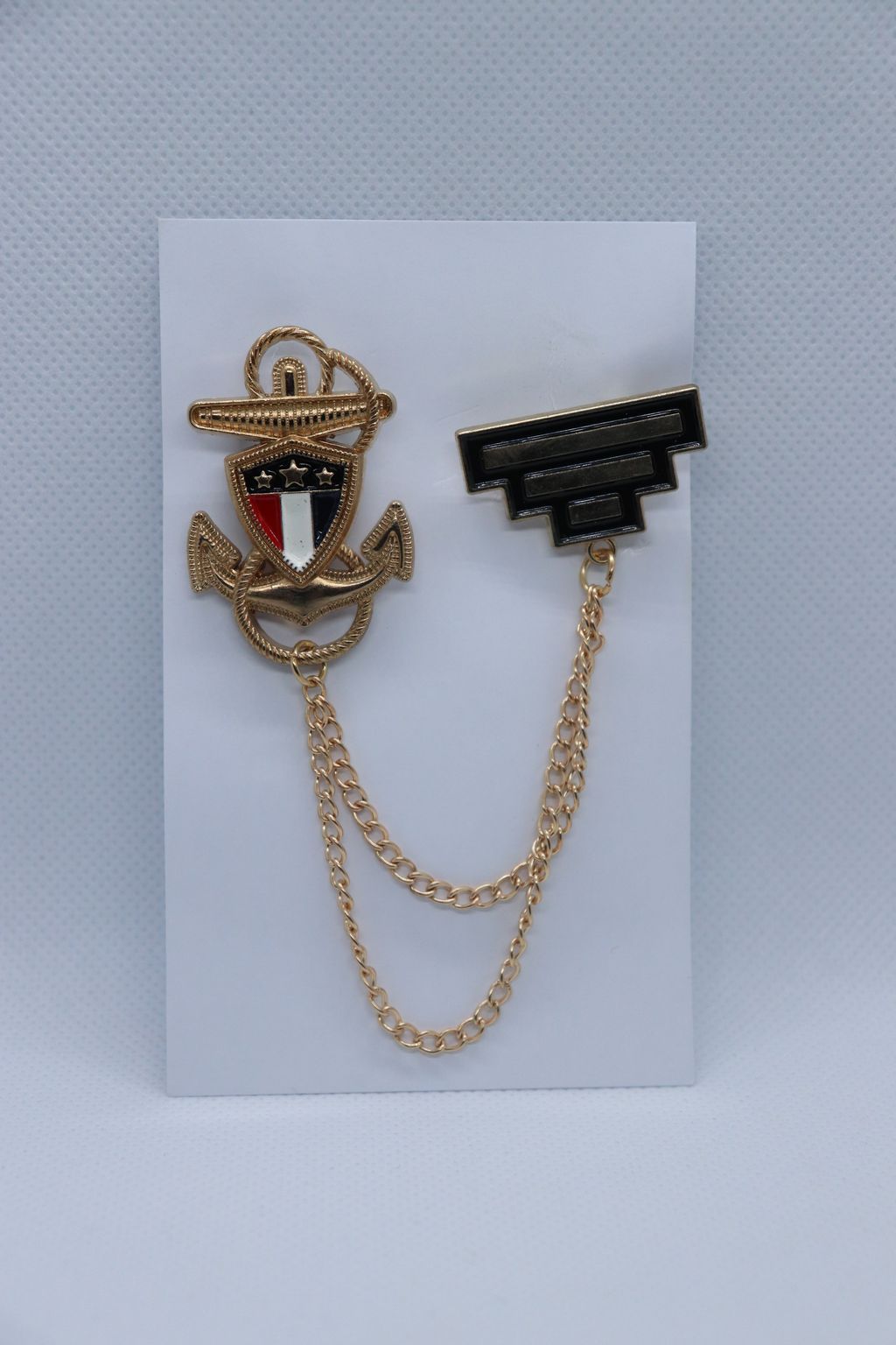 gold-anchor-and-flag-brooch