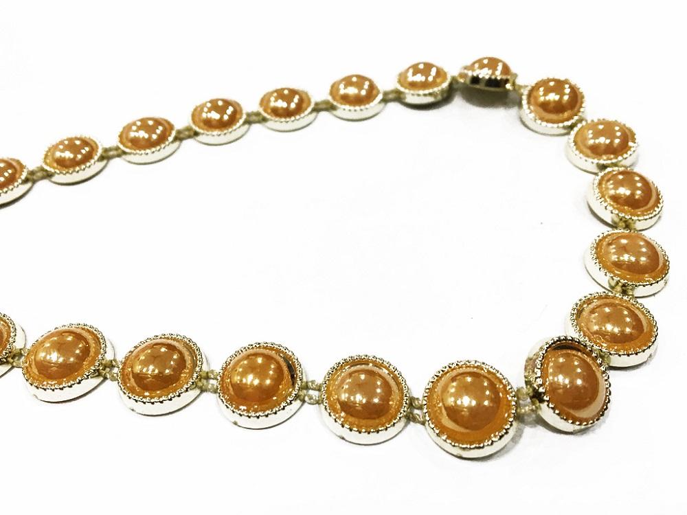 golden-circular-glass-stone-laces-with-designer-plastic-base