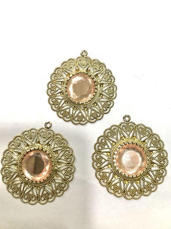 golden-color-round-pendant-with-stone