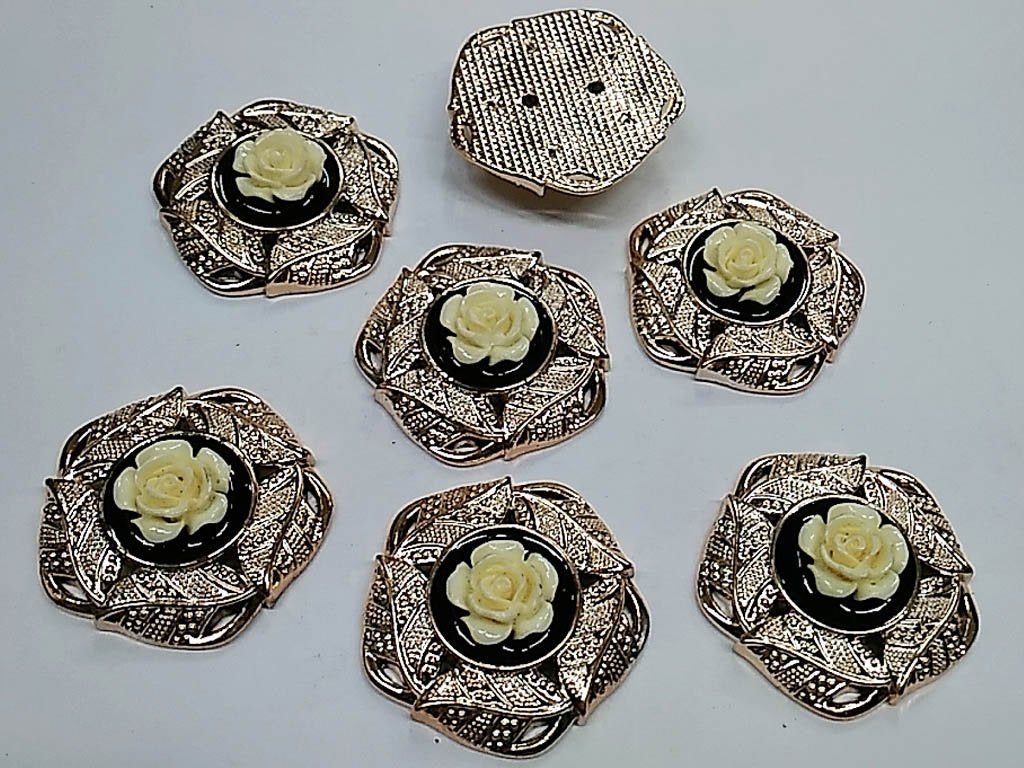 golden-designer-flower-plastic-stone-with-resin-flower-40-mm