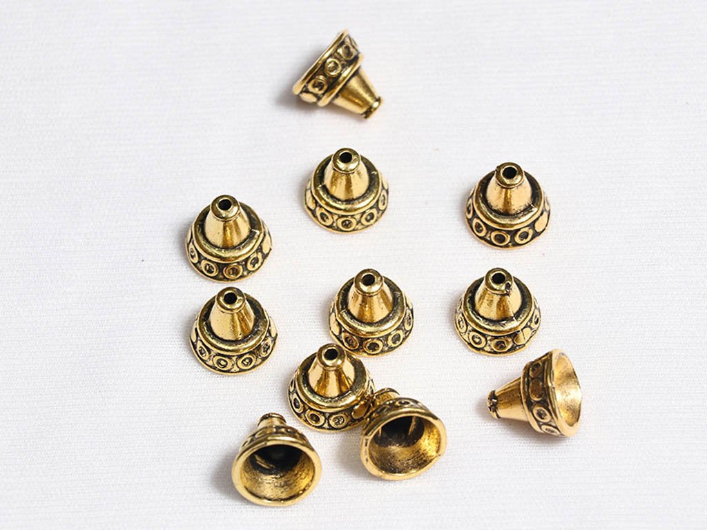 golden-designer-pyramid-plastic-beads-12x14-mm