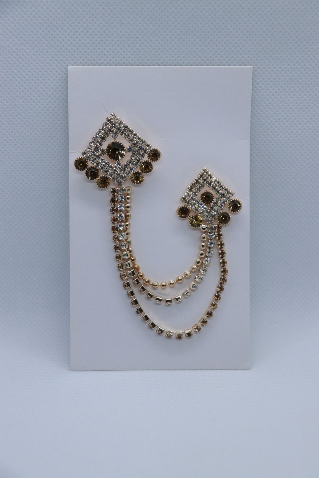golden-double-diamond-with-stone-metallic-brooch