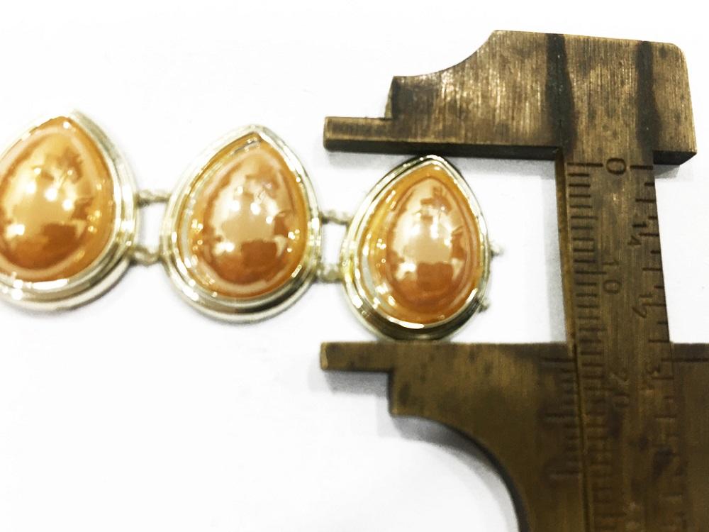 golden-drop-glass-stone-laces