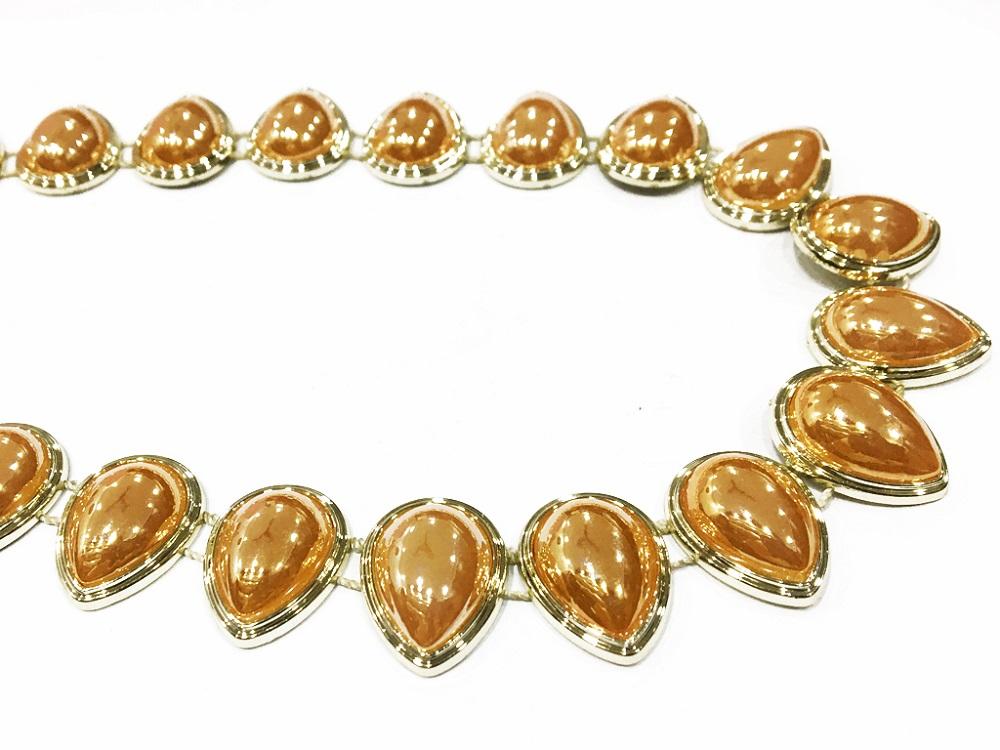 golden-drop-glass-stone-laces-with-plain-plastic-base