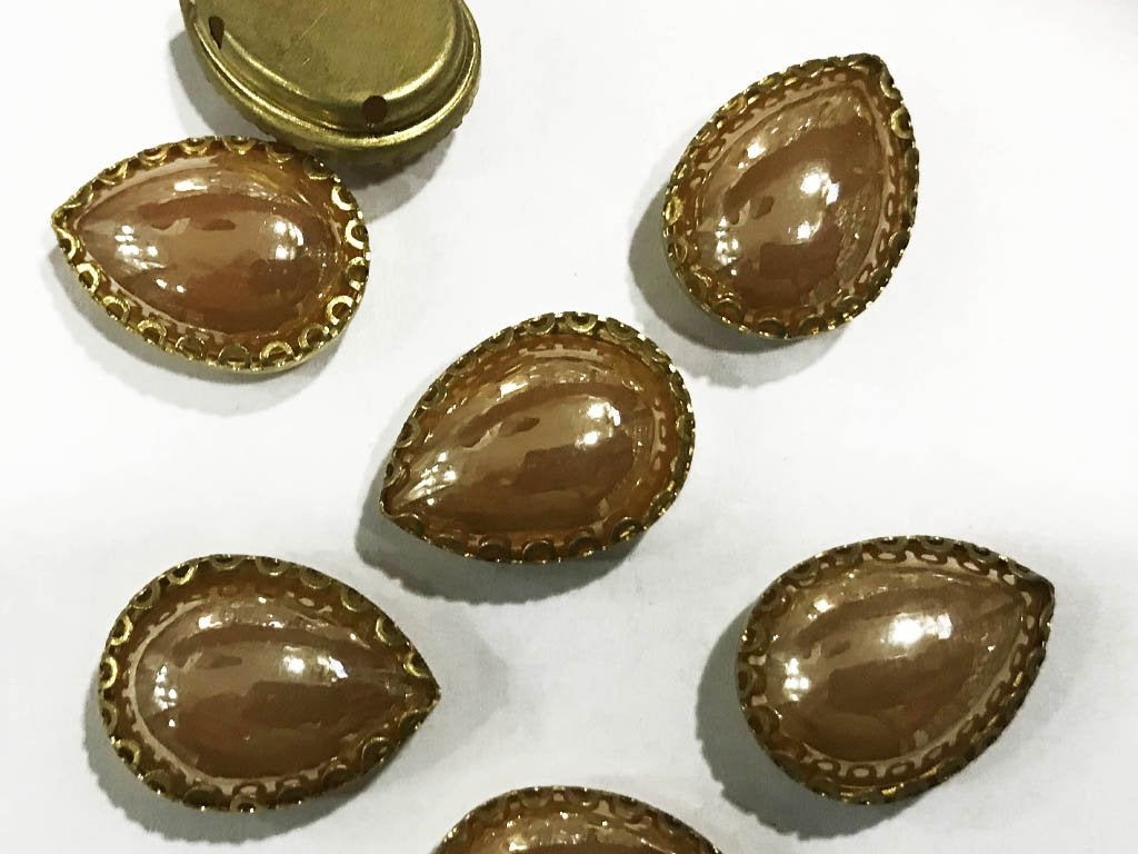golden-drop-glass-stones-with-flower-catcher-18x13-mm