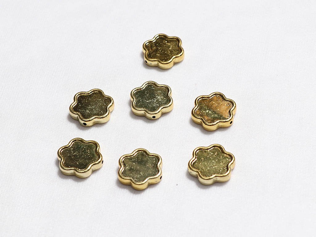 golden-flower-plastic-beads-20-mm