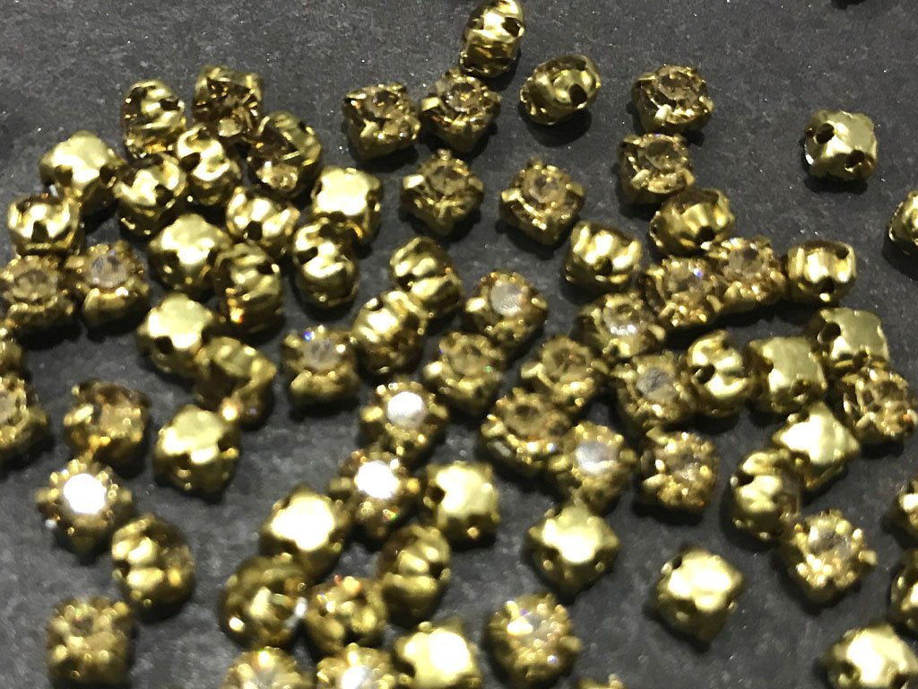golden-lct-circular-resin-stones-with-catcher-16ss-4-mm