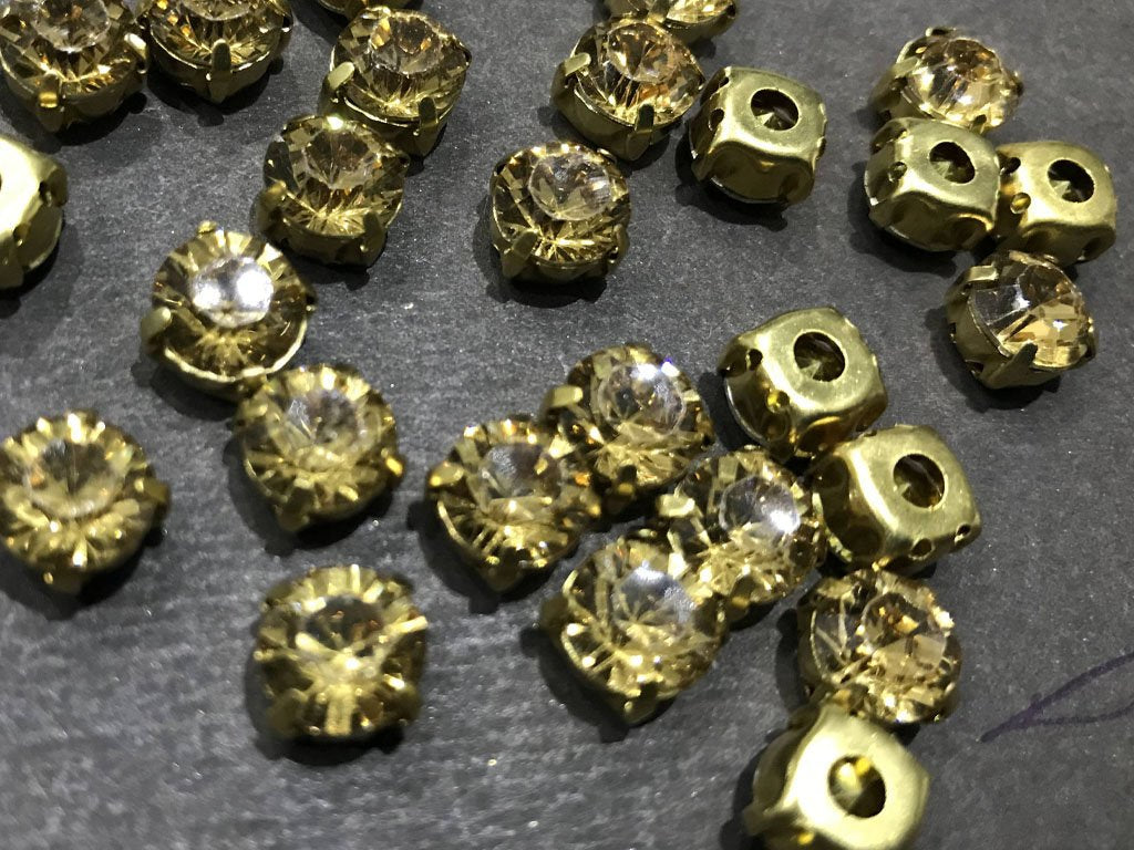 golden-lct-circular-resin-stones-with-catcher-8-mm