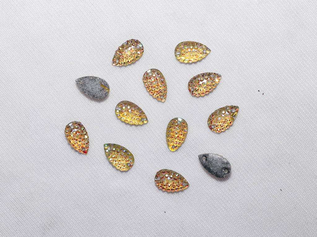 golden-multicolour-drop-plastic-stones-12x7-mm