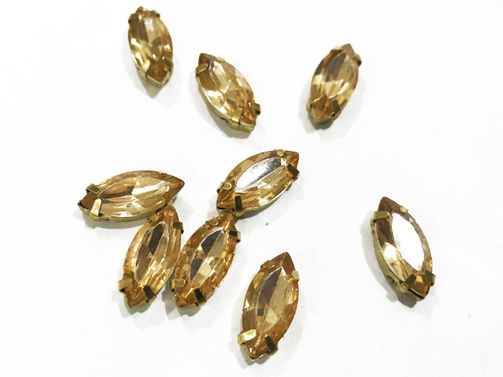 golden-opal-eye-resin-stones-with-catcher-15x7-mm