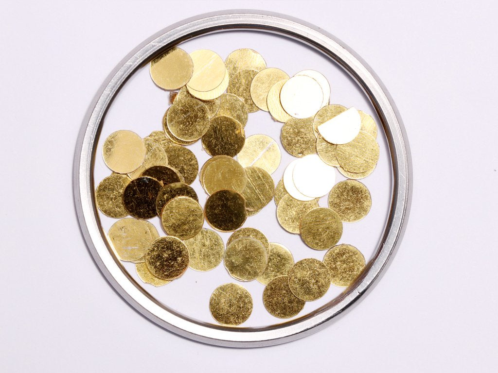 golden-opaque-circular-plastic-sequins