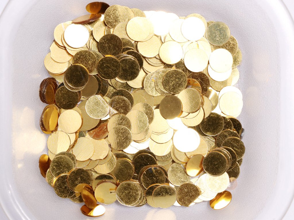 golden-opaque-circular-plastic-sequins