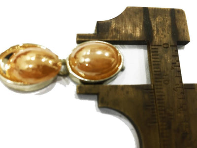 golden-oval-glass-stone-laces