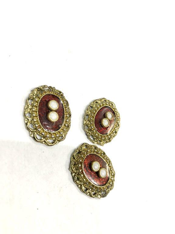golden-oval-metal-piece-with-jaipuri-red-enamel