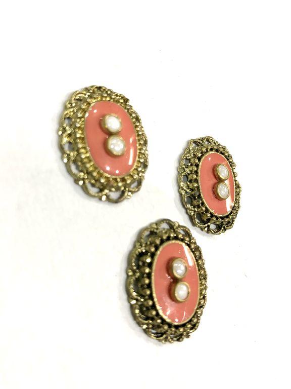 golden-oval-metal-piece-with-peach-enamel-1