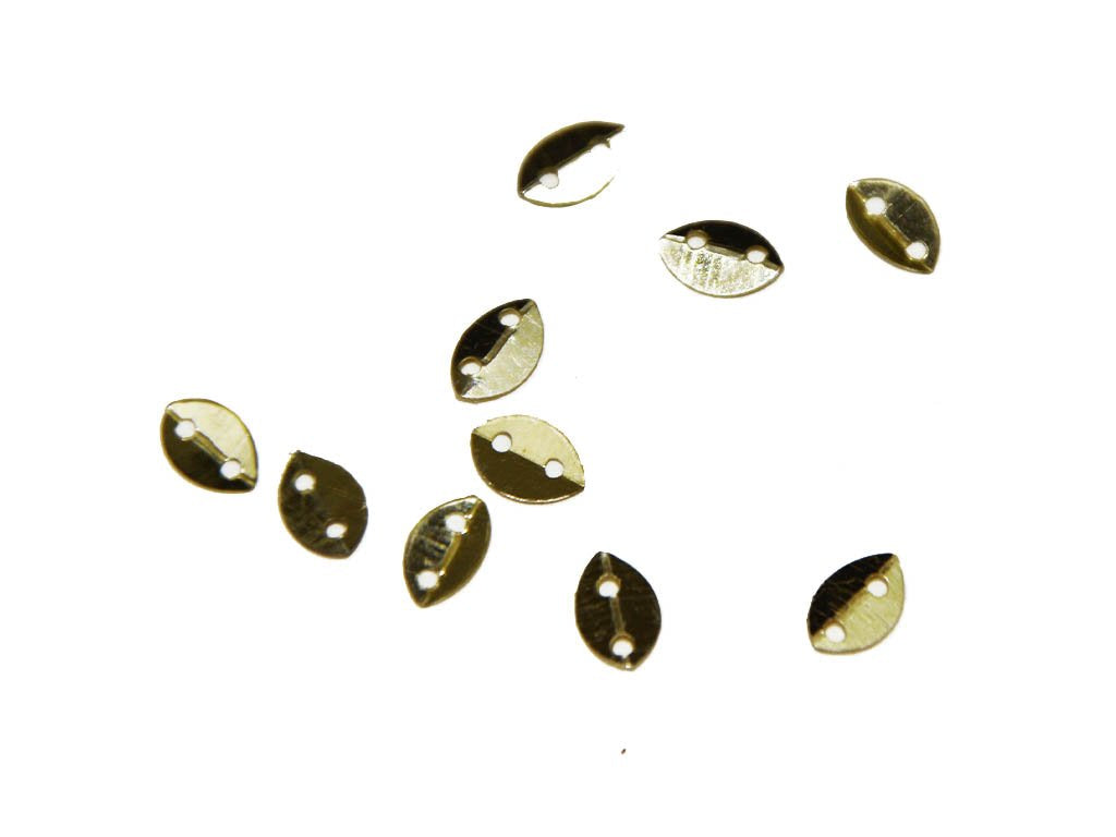 golden-petal-2-hole-plastic-sequins