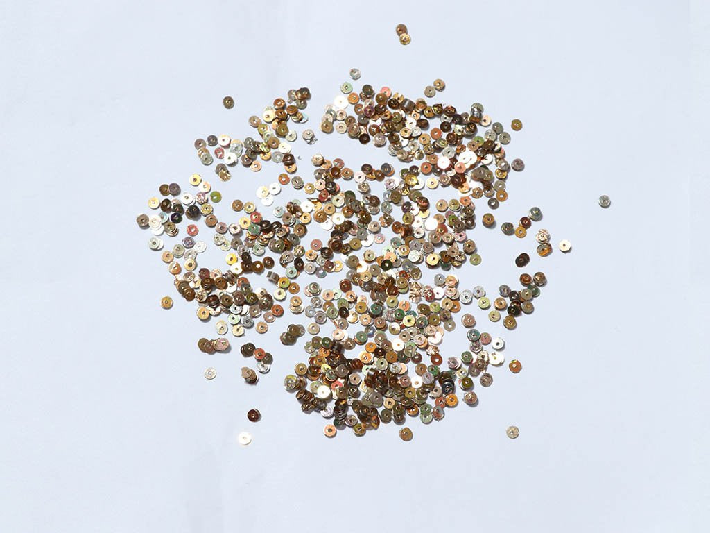 golden-rainbow-circular-plastic-sequins-4-mm