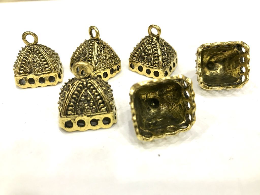 golden-rectangular-royal-jhumar-metal-caps