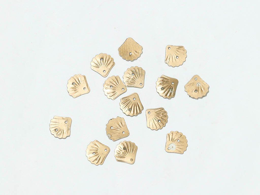 golden-shell-flat-plastic-sequins-12-mm