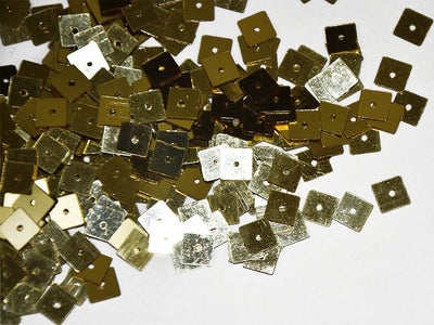 golden-square-1-hole-plastic-sequins