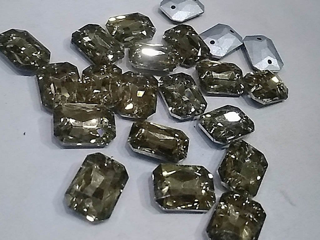 golden-transparent-rectangular-glass-stones-with-pointed-back