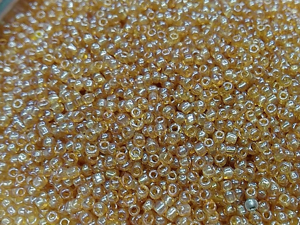 golden-transparent-round-rocaille-glass-seed-beads