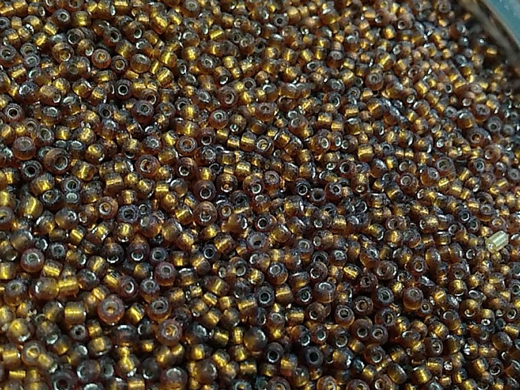 golden-transparent-silverline-round-rocaille-glass-seed-beads