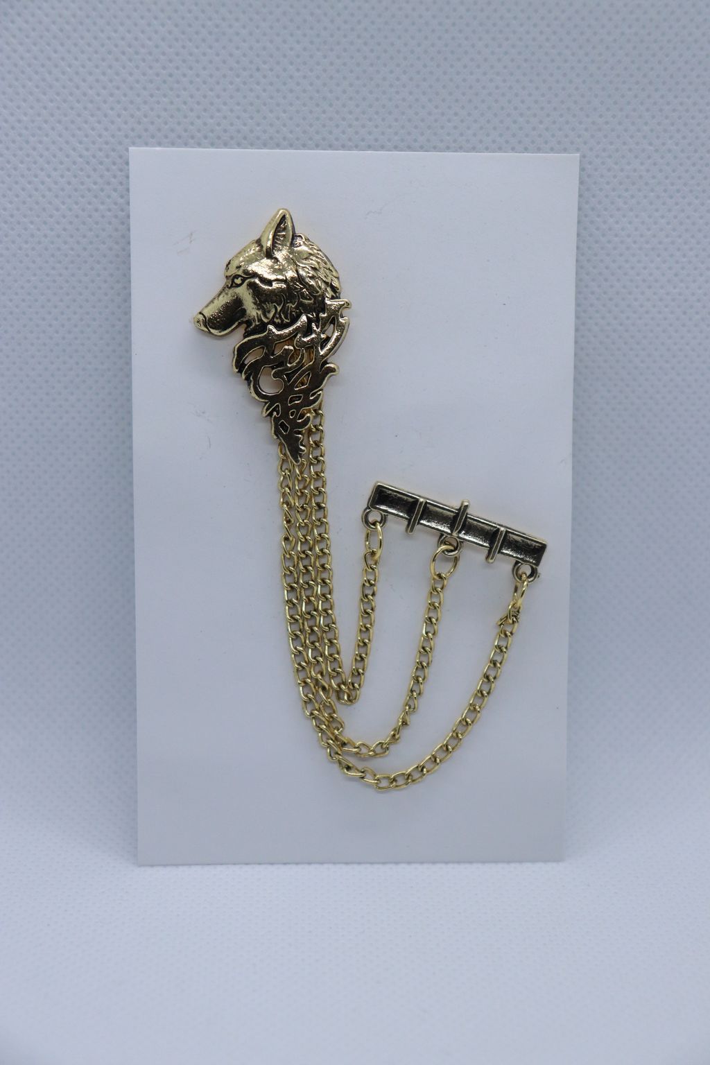 golden-wolf-design-metallic-brooch