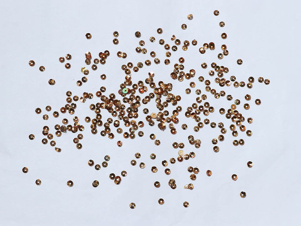 golden-flat-circular-plastic-sequins-4-mm