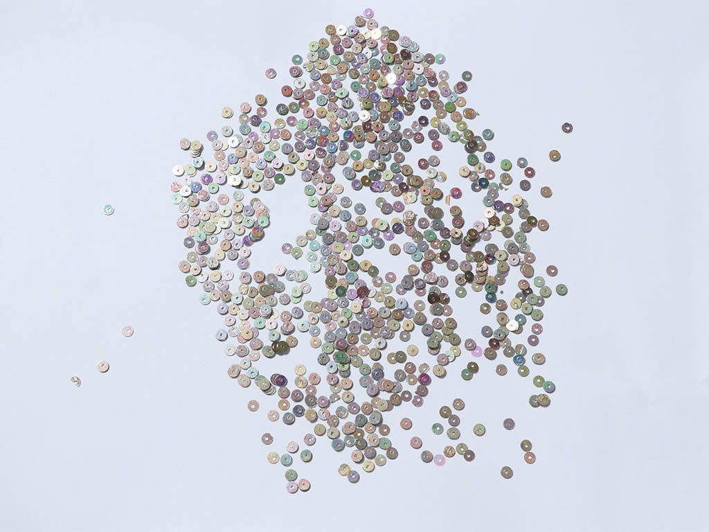 gray-rainbow-circular-plastic-sequins-4-mm