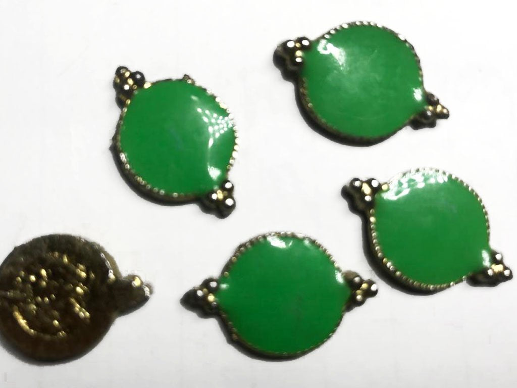 green-circular-2-hole-metal-embellishment-with-enamel-15x24-mm