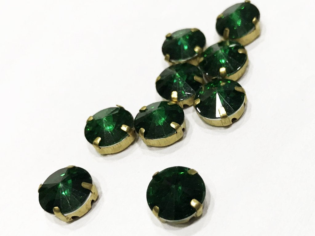 green-circular-resin-stones-with-catcher-10-mm