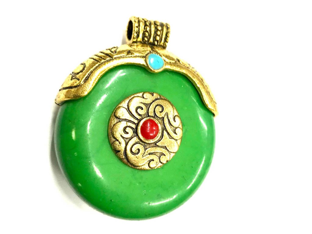 green-circular-stone-pendant-with-designer-golden-cap-40x35-mm