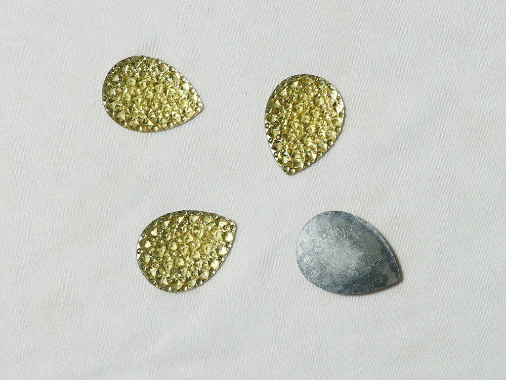 green-designer-drop-plastic-stones-30x40-mm-1