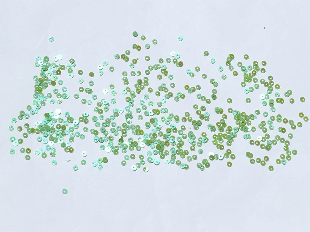 green-lustre-flat-circular-plastic-sequins-3-mm