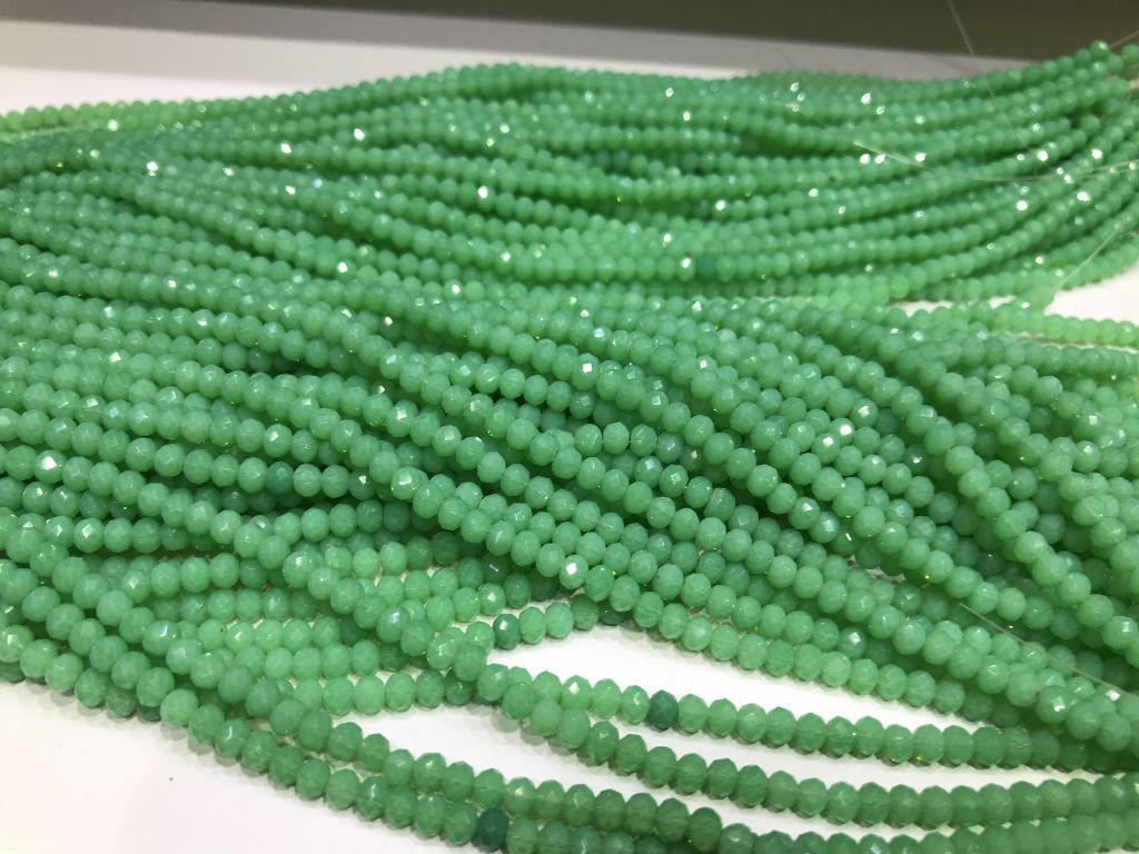 green-opal-tyre-glass-beads