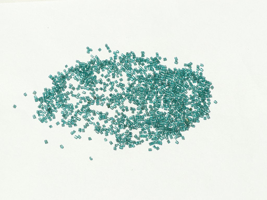 green-opaque-2-cut-glass-seed-beads