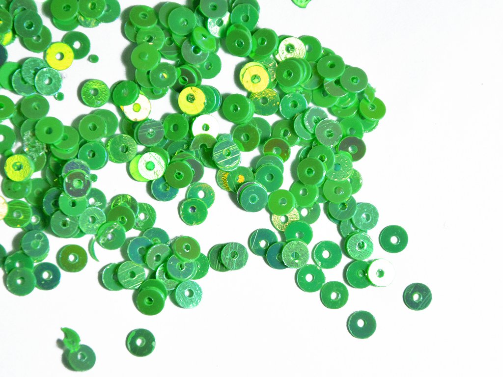 green-opaque-circular-plastic-sequins