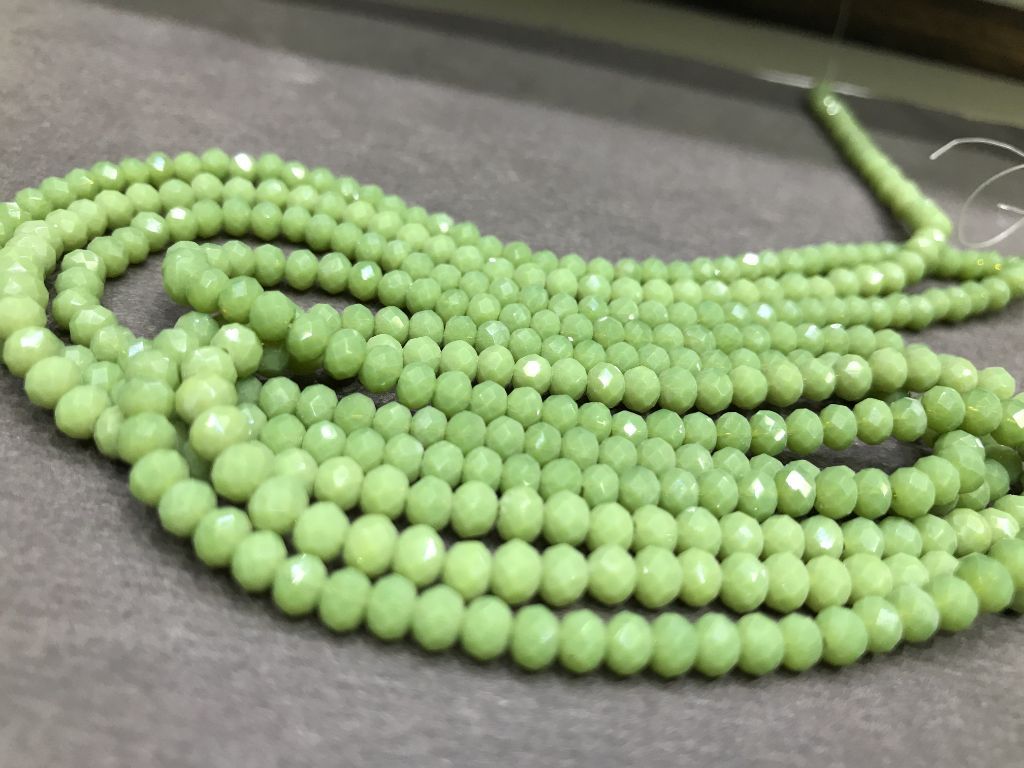 green-opaque-tyre-glass-beads