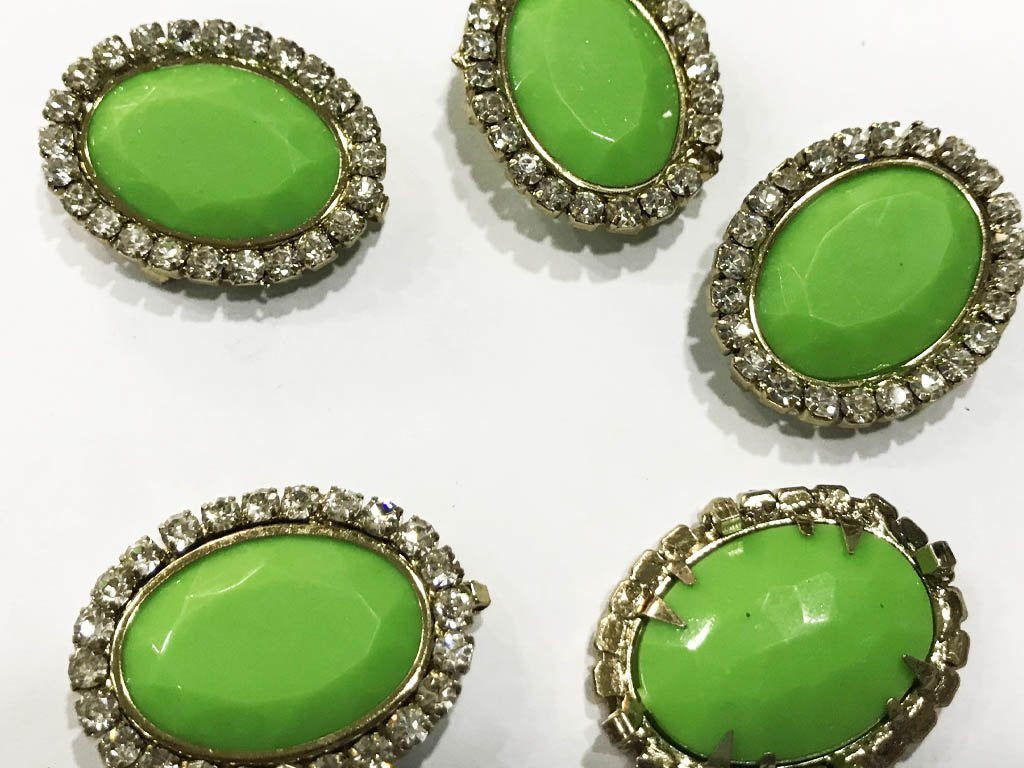 green-oval-plastic-stones-with-catcher-30x20-mm