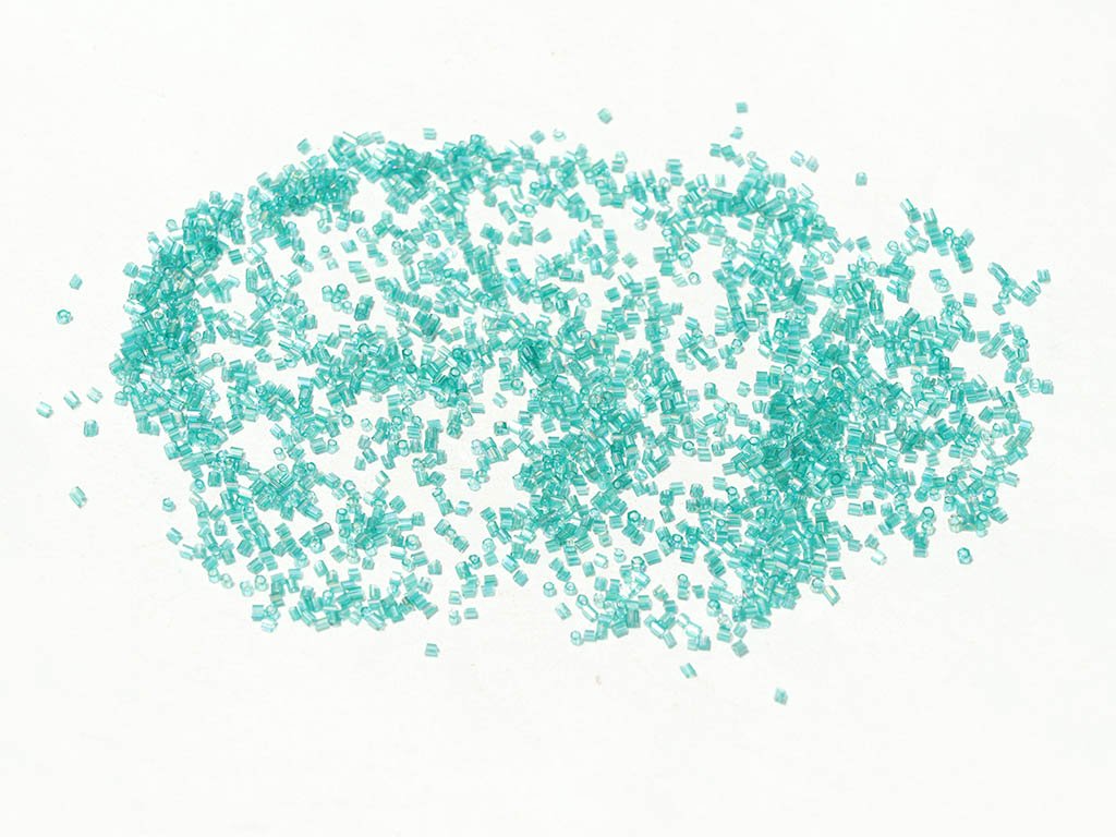 green-rainbow-2-cut-seed-beads-1-5-mm