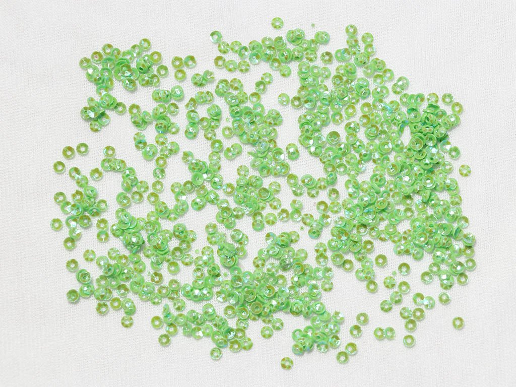 green-rainbow-bowl-plastic-sequins-3-mm