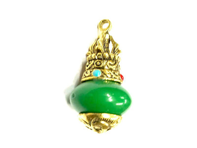 green-round-stone-pendant-with-designer-golden-cap